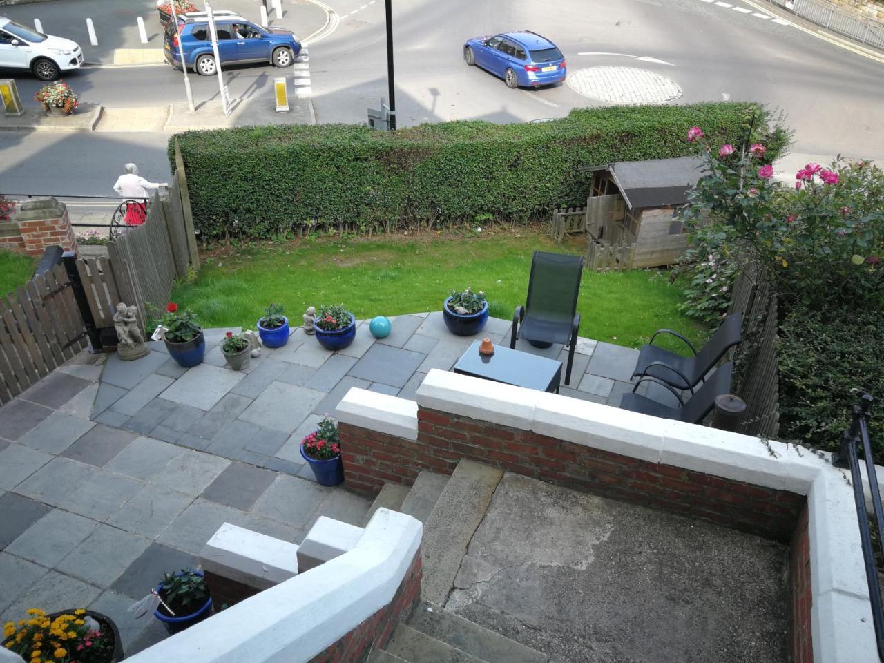 Bed and Breakfast The Grove Whitby Esterno foto